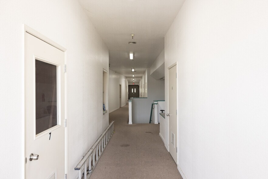 1801 Catalina St, Seaside, CA à vendre - Photo de l’immeuble – Image 3 sur 18