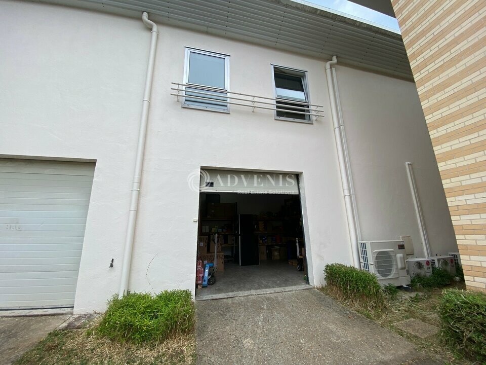Local d’activités dans Voisins-le-Bretonneux à louer Photo de l’immeuble– Image 1 sur 5