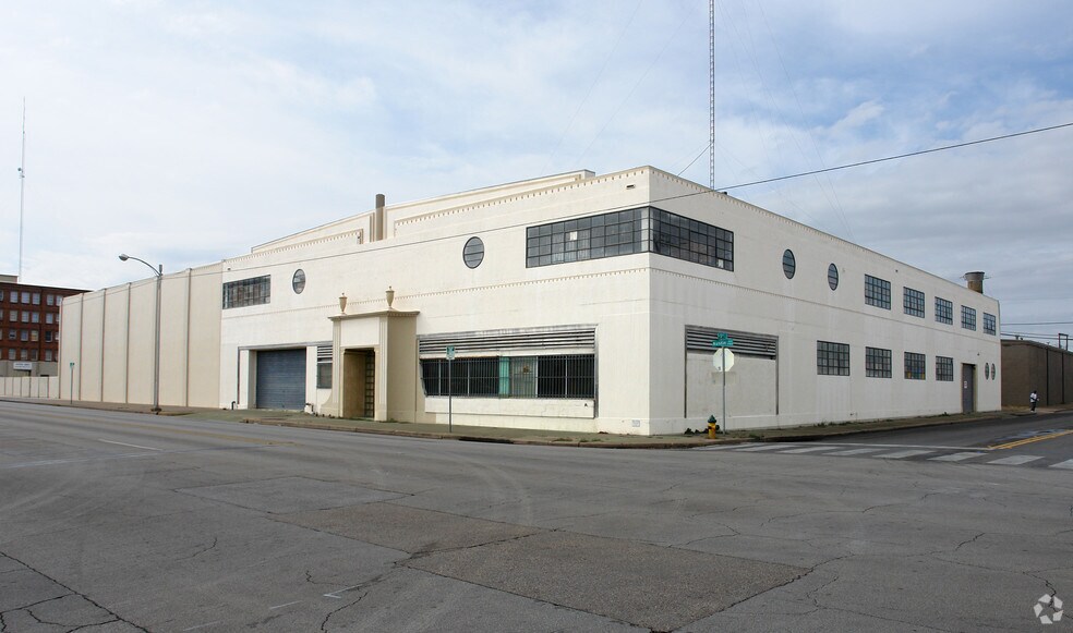 1201 Austin Ave, Waco, TX à louer - Photo principale – Image 1 sur 2
