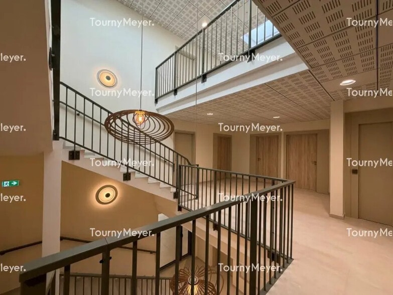 Bureau dans Saint-Gély-du-Fesc à louer - Hall d’entrée – Image 2 sur 4