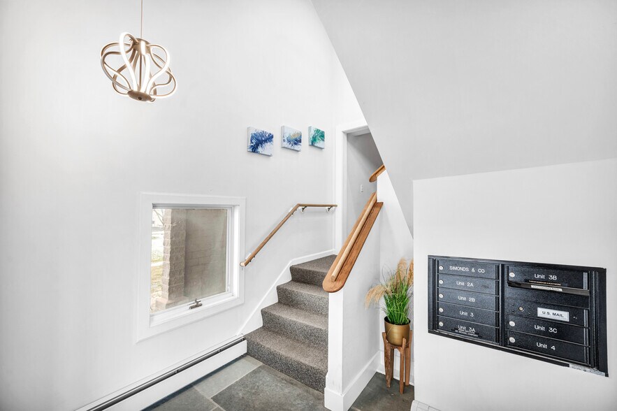 4 Broadway Avenue Ext, Mystic, CT à louer - Photo intérieure – Image 2 sur 9