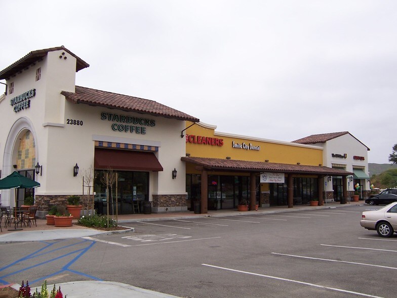 23850-23878 W Copper Hill Dr, Valencia, CA à louer - Photo de l’immeuble – Image 2 sur 2