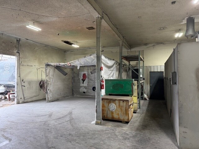 1650 Santa Fe Ave, Long Beach, CA à vendre - Photo de l’immeuble – Image 3 sur 12
