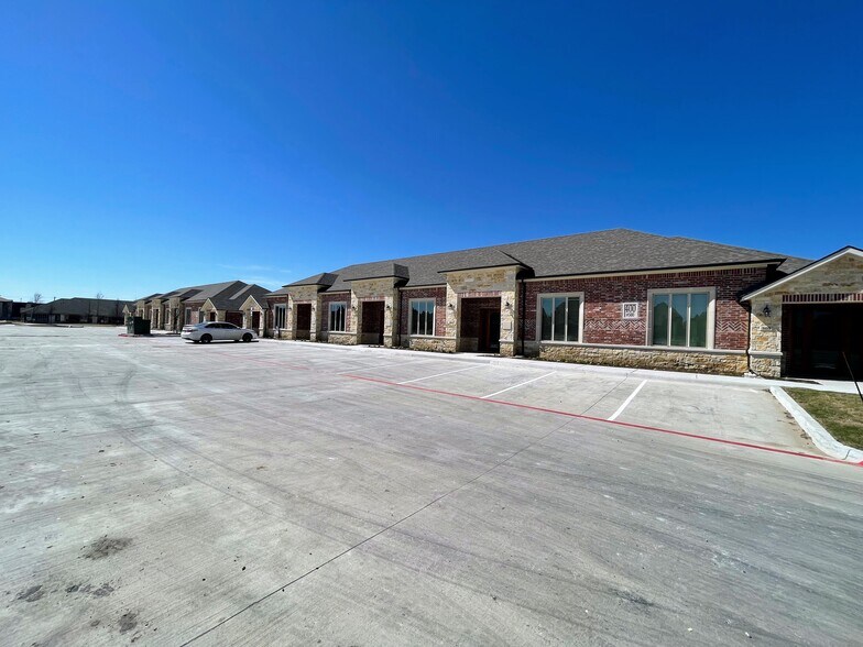 400 Stonebrook Pky, Frisco, TX à louer - Photo principale – Image 1 sur 17