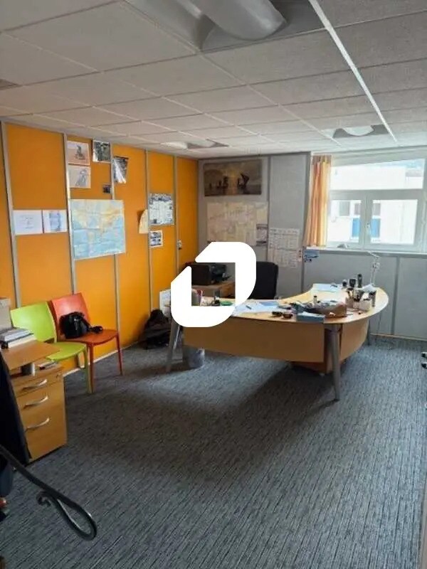 Plus de détails pour Local d’activités à vendre