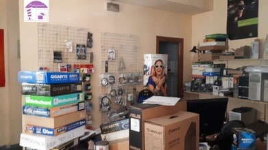 Local commercial dans Parla, Madrid à louer Photo intérieure– Image 2 sur 10