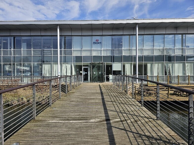 Riverside Way, Uxbridge à louer - Photo de l’immeuble – Image 3 sur 29