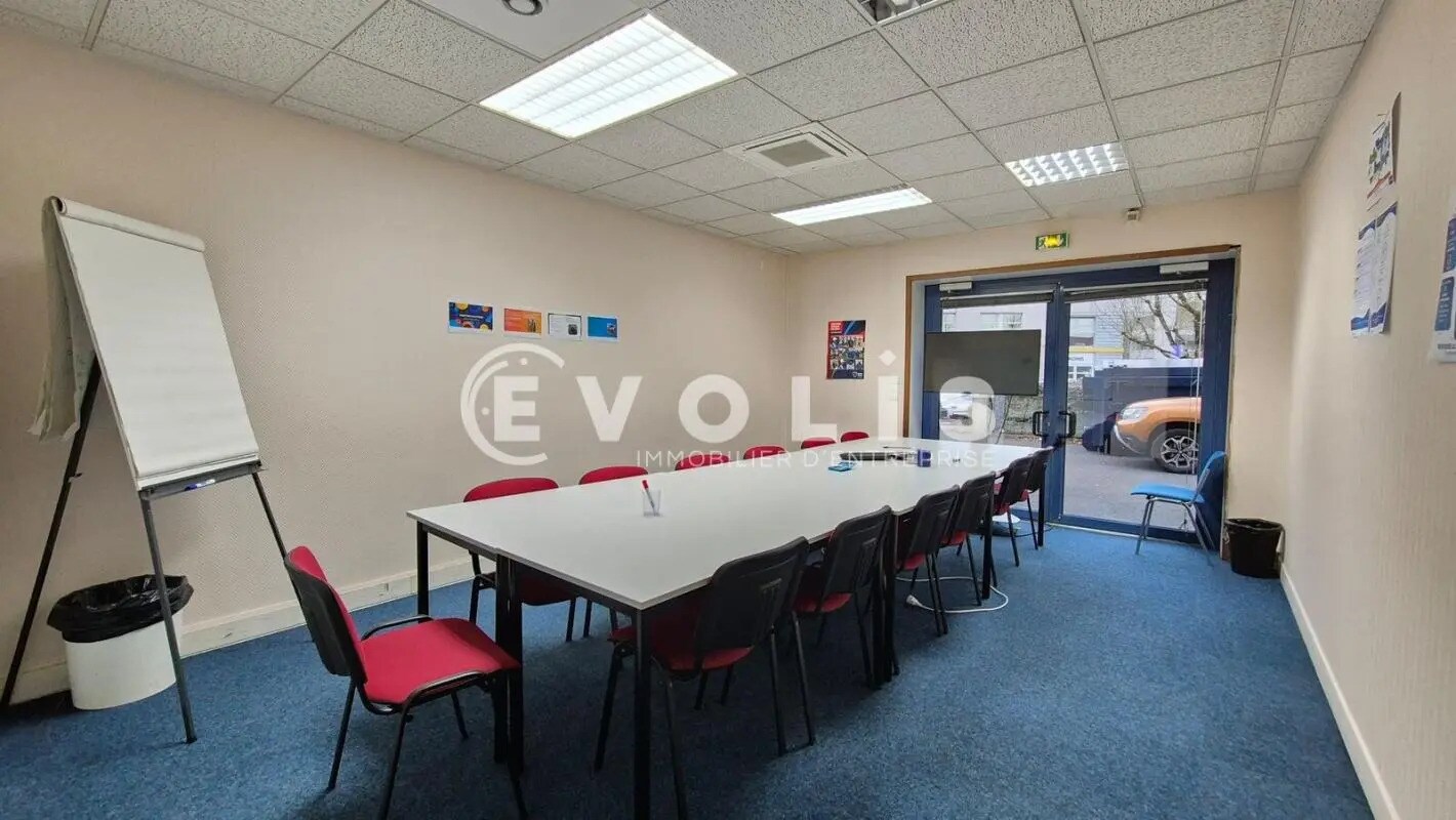 Bureau dans Collégien à louer Photo intérieure– Image 1 sur 10