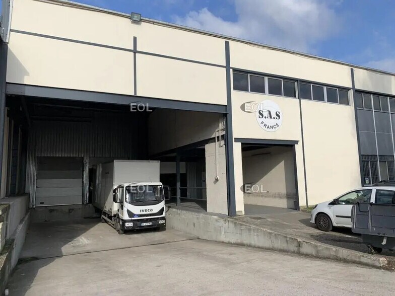 Local d’activités dans Villebon-sur-Yvette à louer - Photo de l’immeuble – Image 2 sur 9