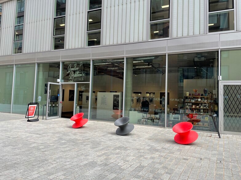 Orchard Pl, Londres à louer - Photo de l’immeuble – Image 3 sur 4