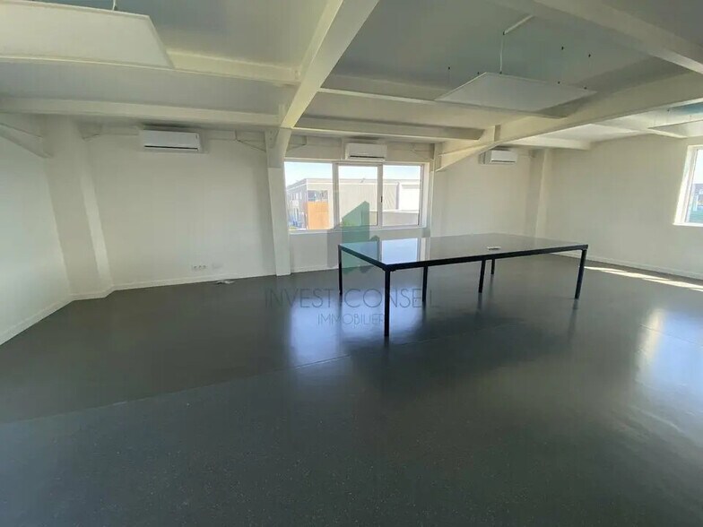 Bureau dans Viarmes à louer - Photo de l’immeuble – Image 2 sur 6