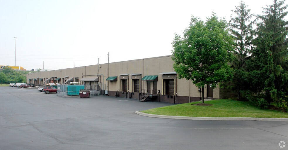 400 E Wilson Bridge Rd, Worthington, OH à louer - Photo de l’immeuble – Image 2 sur 8