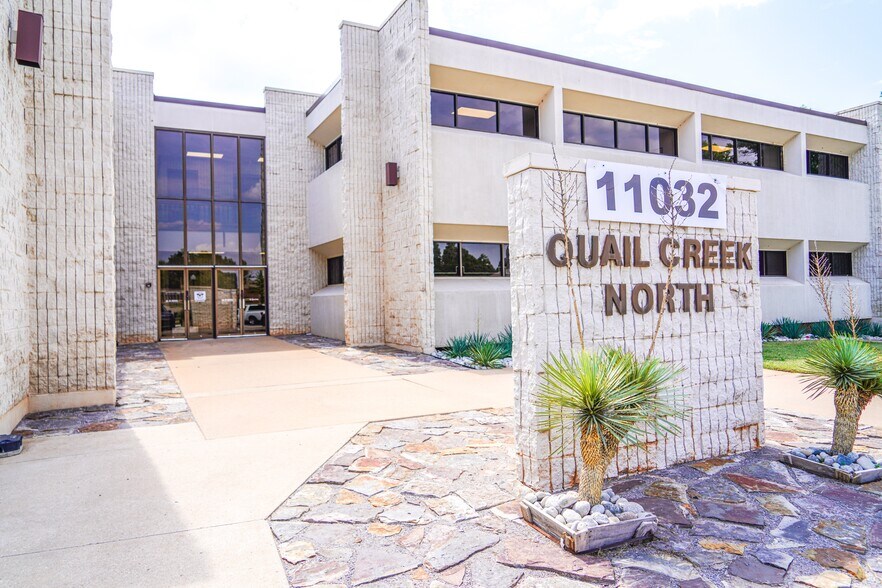 11032 Quail Creek Rd, Oklahoma City, OK à louer - Photo de l’immeuble – Image 3 sur 5