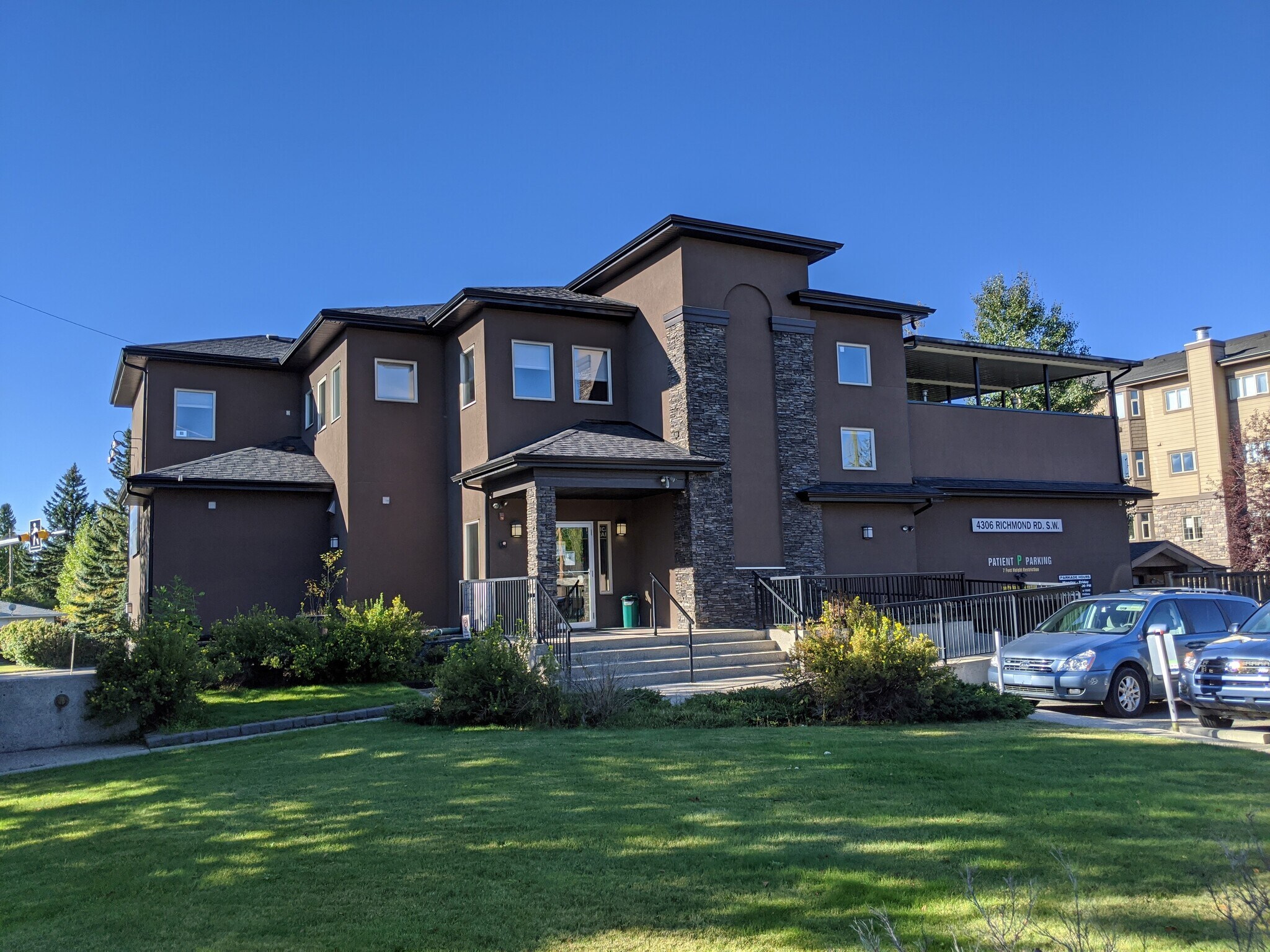 4306 Richmond Rd SW, Calgary, AB à louer Photo de l’immeuble– Image 1 sur 20