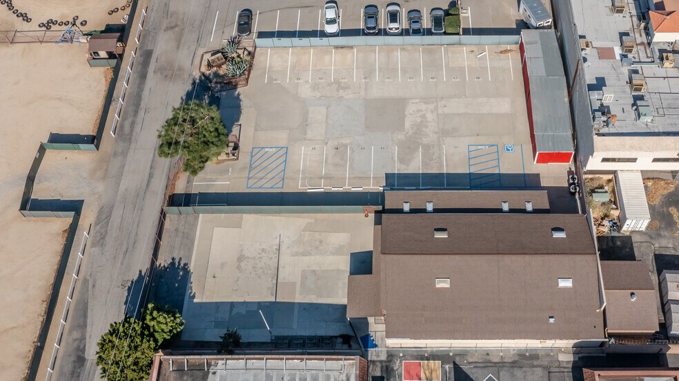 5916 E Los Angeles Ave, Simi Valley, CA à louer - Photo de l’immeuble – Image 2 sur 32