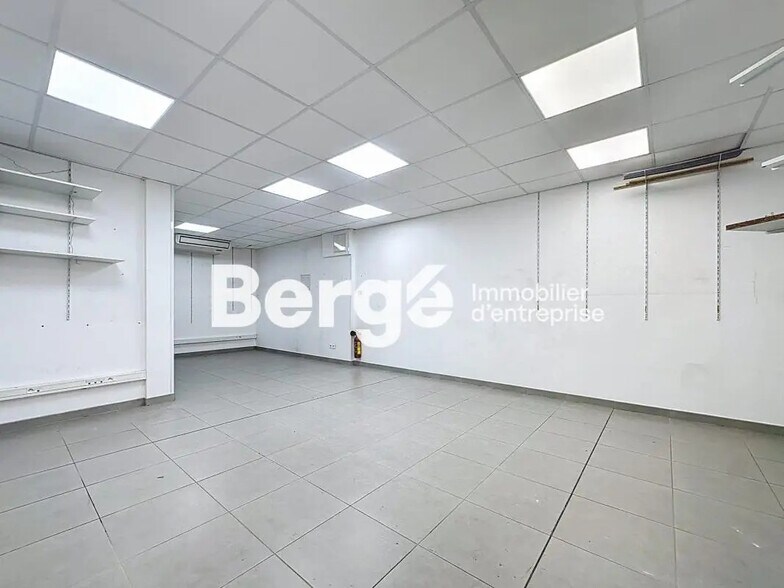 Local commercial dans Antibes à louer - Photo intérieure – Image 3 sur 7