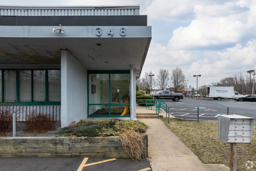 348 Turnpike St, Canton, MA à vendre - Photo de l’immeuble – Image 3 sur 5