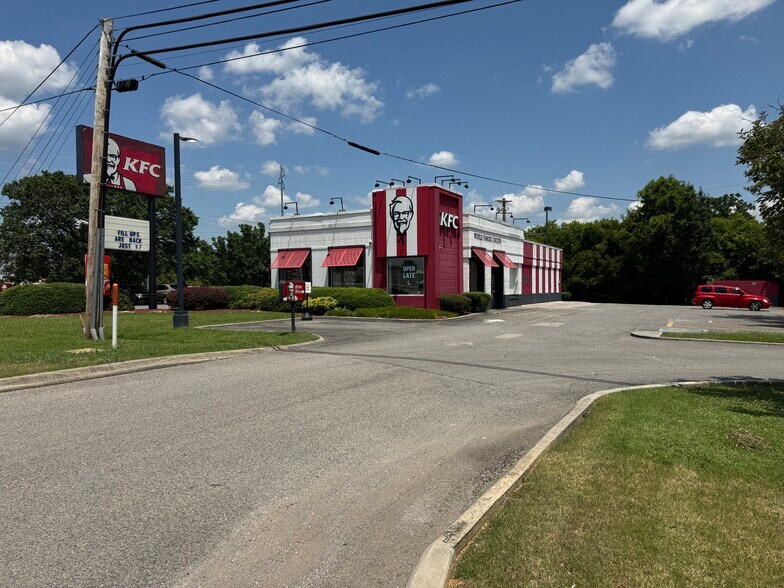 1020 Oak Ridge Tpke, Oak Ridge, TN à vendre - Photo de l’immeuble – Image 3 sur 10