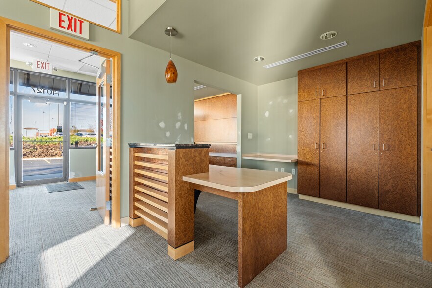 10103 Cherry Ln, Lenexa, KS à louer - Photo de l’immeuble – Image 3 sur 18