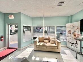 1741 Coral Way, Miami, FL à louer Photo intérieure– Image 1 sur 4