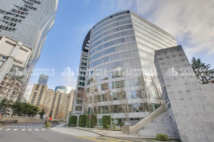 23-27 Rue Delariviere Lefoullon, Puteaux à louer - Photo de l’immeuble – Image 2 sur 15