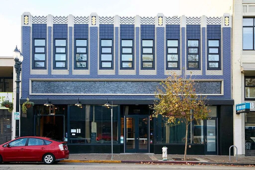1737-1741 Broadway, Oakland, CA à louer Photo principale– Image 1 sur 8