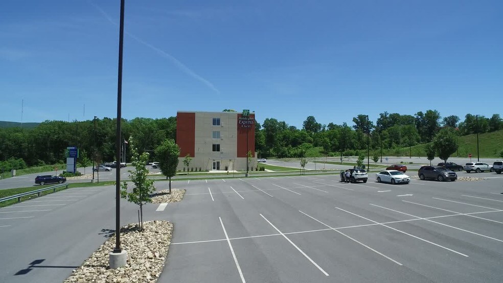 Convention Center Blvd, Duncansville, PA à louer - Vidéo sur l’annonce professionnelle – Image 2 sur 14