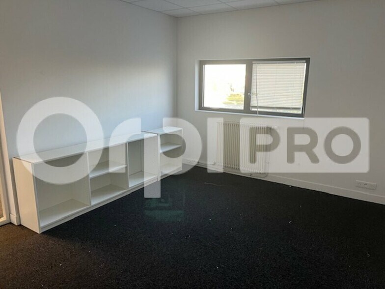 Bureau dans Périgny à louer - Photo intérieure – Image 2 sur 3