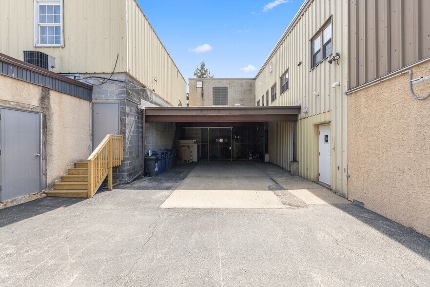 22-26 E Mount Pleasant Ave, Ambler, PA à vendre - Photo de l’immeuble – Image 2 sur 62