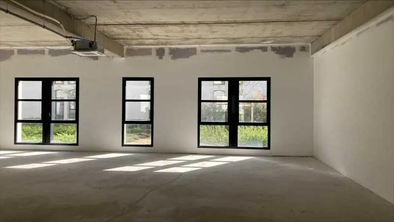 Bureau dans Soissons à vendre - Photo de l’immeuble – Image 2 sur 10