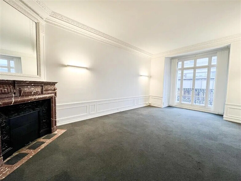 Bureau dans Paris à louer - Photo de l’immeuble – Image 3 sur 9