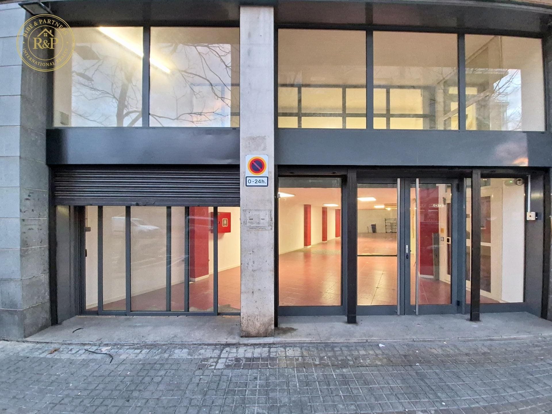 Immeuble residentiel dans Barcelone, Barcelona à vendre Photo principale– Image 1 sur 2