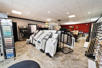 2200 Wilma Rudolph Blvd, Clarksville, TN à louer Photo de l’immeuble– Image 2 sur 8