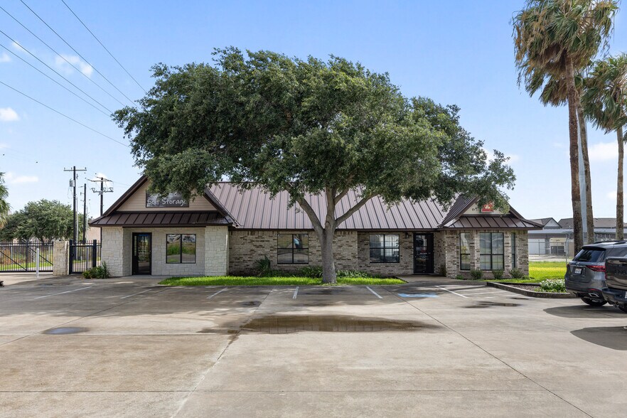 6402 Holly Rd, Corpus Christi, TX à vendre - Photo de l’immeuble – Image 2 sur 7
