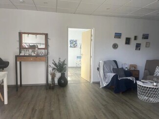 Plus de détails pour Local d’activités à vendre