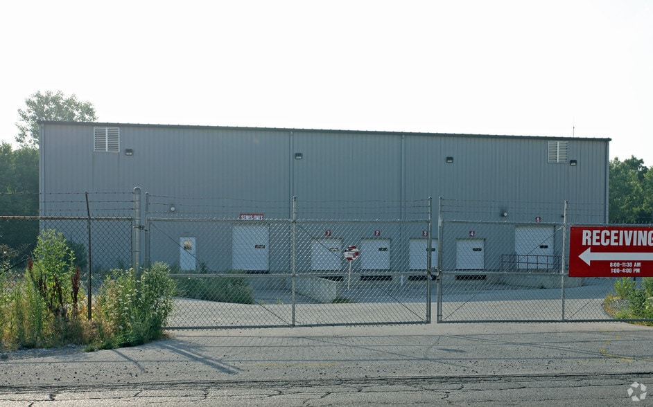 2205 Bremer Rd, Fort Wayne, IN à vendre - Photo de l’immeuble – Image 2 sur 14