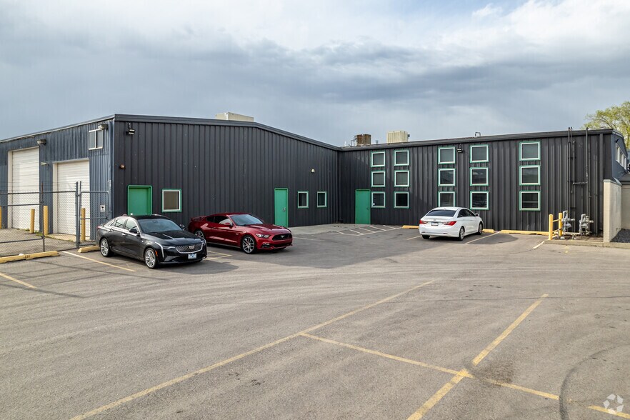 758 S Redwood Rd, Salt Lake City, UT à louer - Photo de l’immeuble – Image 2 sur 28