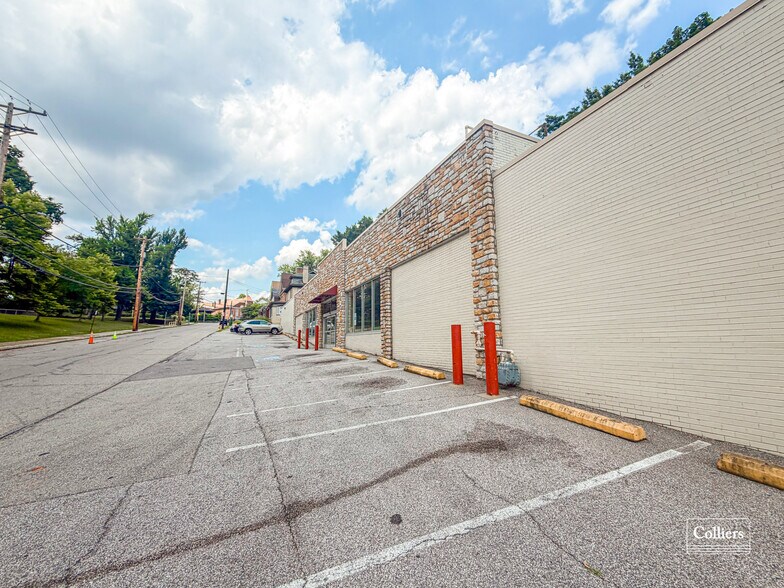 2928 Sheraden Blvd, Pittsburgh, PA à louer - Photo de l’immeuble – Image 3 sur 15
