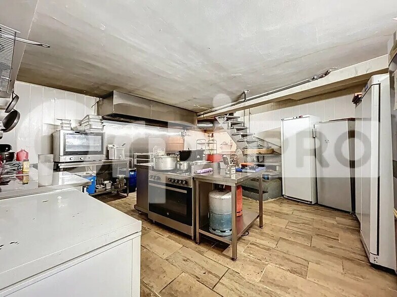 Local commercial dans Rantigny à vendre - Photo intérieure – Image 2 sur 4