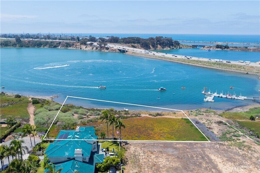 Hoover Street, Carlsbad, CA à vendre - Photo de l’immeuble – Image 2 sur 15