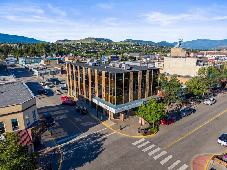 3100 30 Av, Vernon, BC à vendre - Photo de l’immeuble – Image 2 sur 28