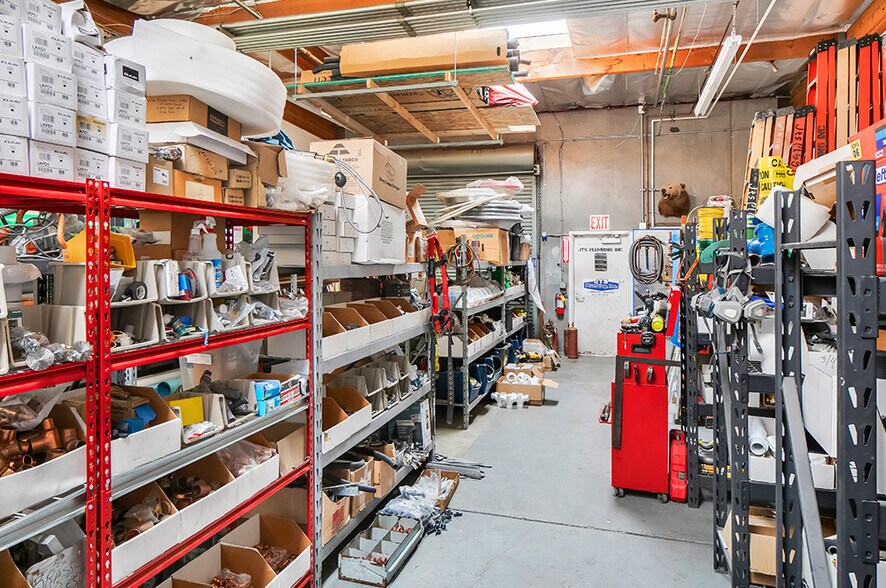 40880, 40935 & 40945 County Ctr Dr portefeuille de 3 biens à vendre sur LoopNet.fr - Photo intérieure – Image 3 sur 6