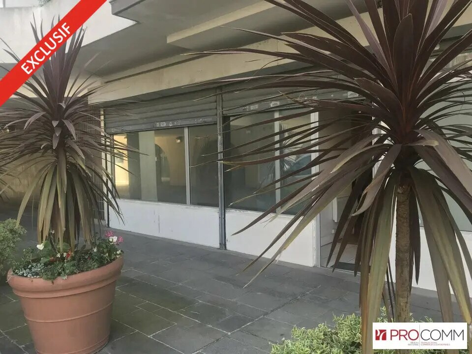 Local d'activités dans Vincennes à vendre Photo de l’immeuble– Image 1 sur 7