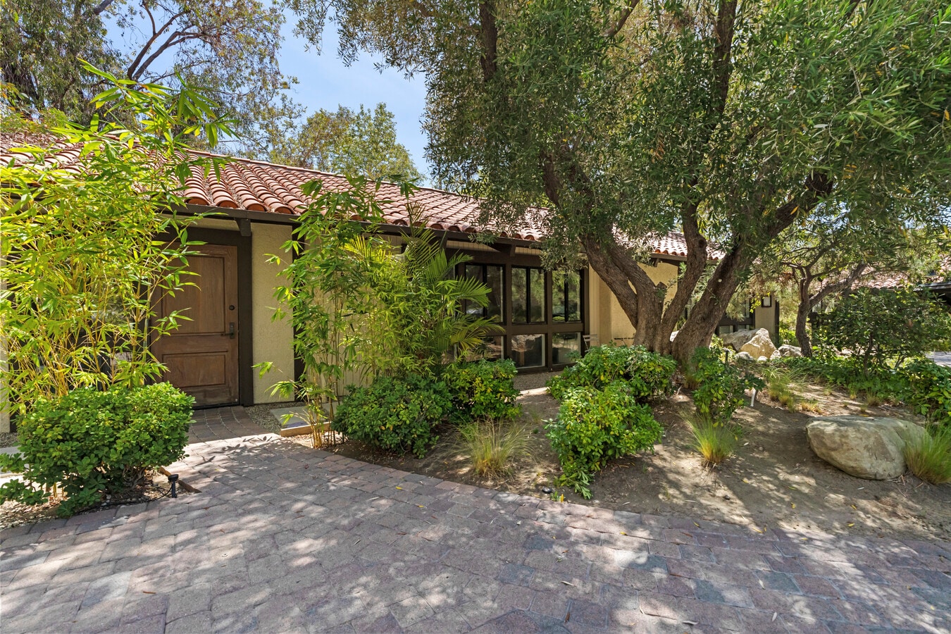 23501 Park Sorrento, Calabasas, CA 91302 - Lot 213 -  - Photo intérieure - Image 2 of 15