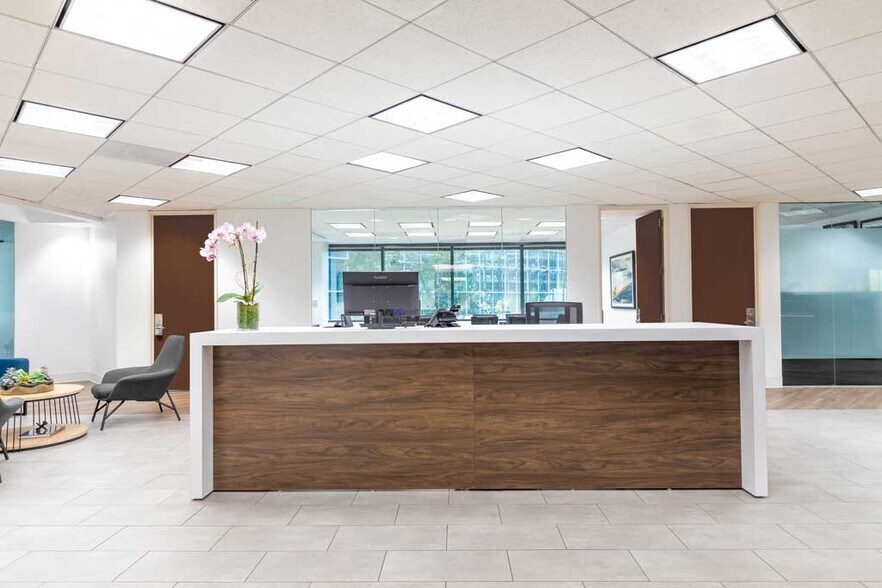 11400 W Olympic Blvd, Los Angeles, CA à louer - Photo principale – Image 1 sur 10