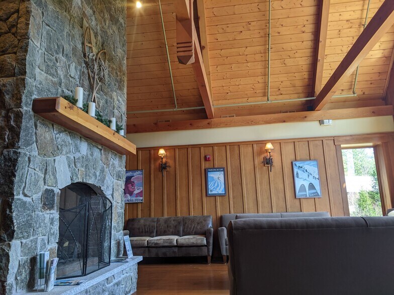 1095 Profile Rd, Franconia, NH à vendre - Photo de l’immeuble – Image 3 sur 5