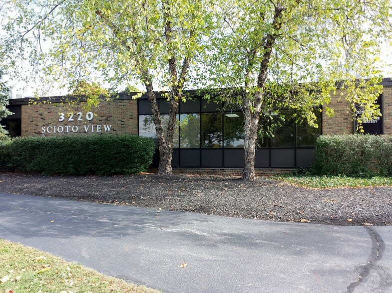 3220 Riverside Dr, Columbus, OH à louer - Photo principale – Image 1 sur 12
