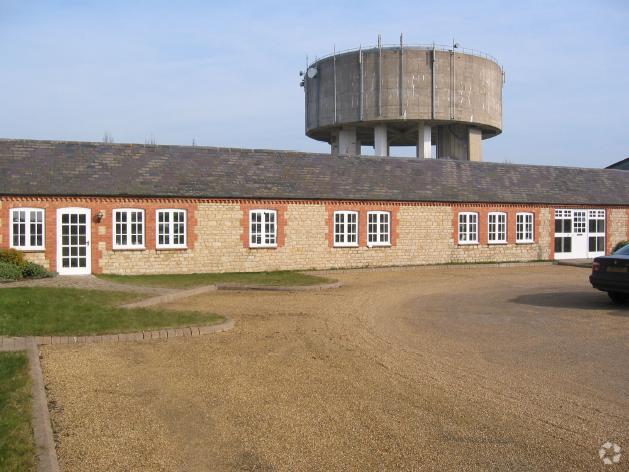 Irchester Rd, Wollaston à louer - Photo de l’immeuble – Image 2 sur 18