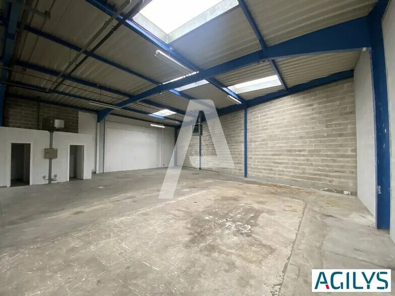 Industriel/Logistique dans Ivry-sur-Seine à louer - Photo de l’immeuble – Image 1 sur 10
