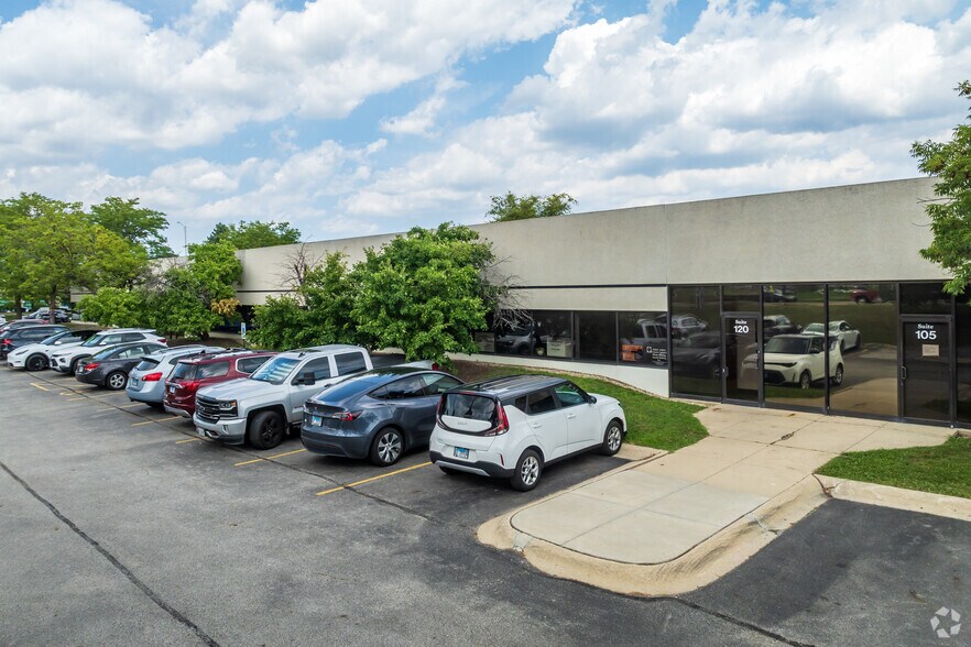 1251 N Plum Grove Rd, Schaumburg, IL à louer - Photo principale – Image 1 sur 19